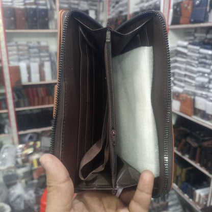 Upgrade your everyday carry with this Men’s Large Capacity Leather Wallet in Camel Brown